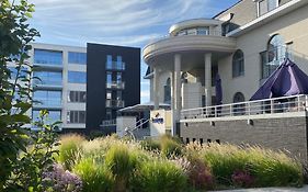 Hotel Acropolis  Op het sportiefste park van de kust